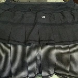 Lululemon Running Skort Navy and White, Size 4